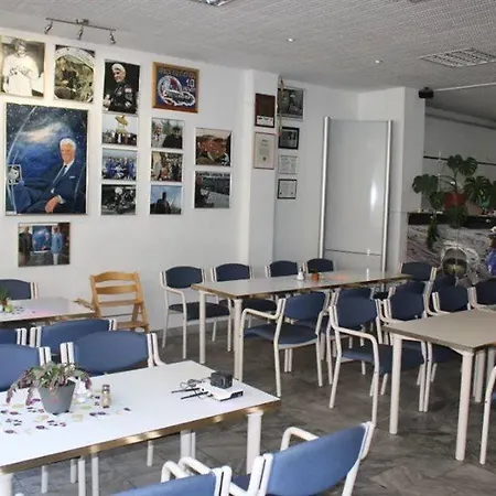 Space Im Campus Der Jvp Schule Lägenhetshotell Leipzig