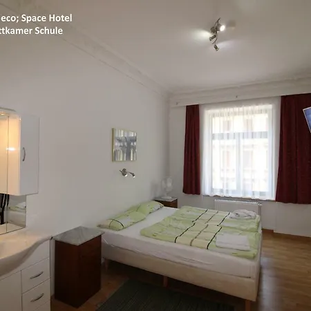 Space Im Campus Der Jvp Schule Lägenhetshotell *